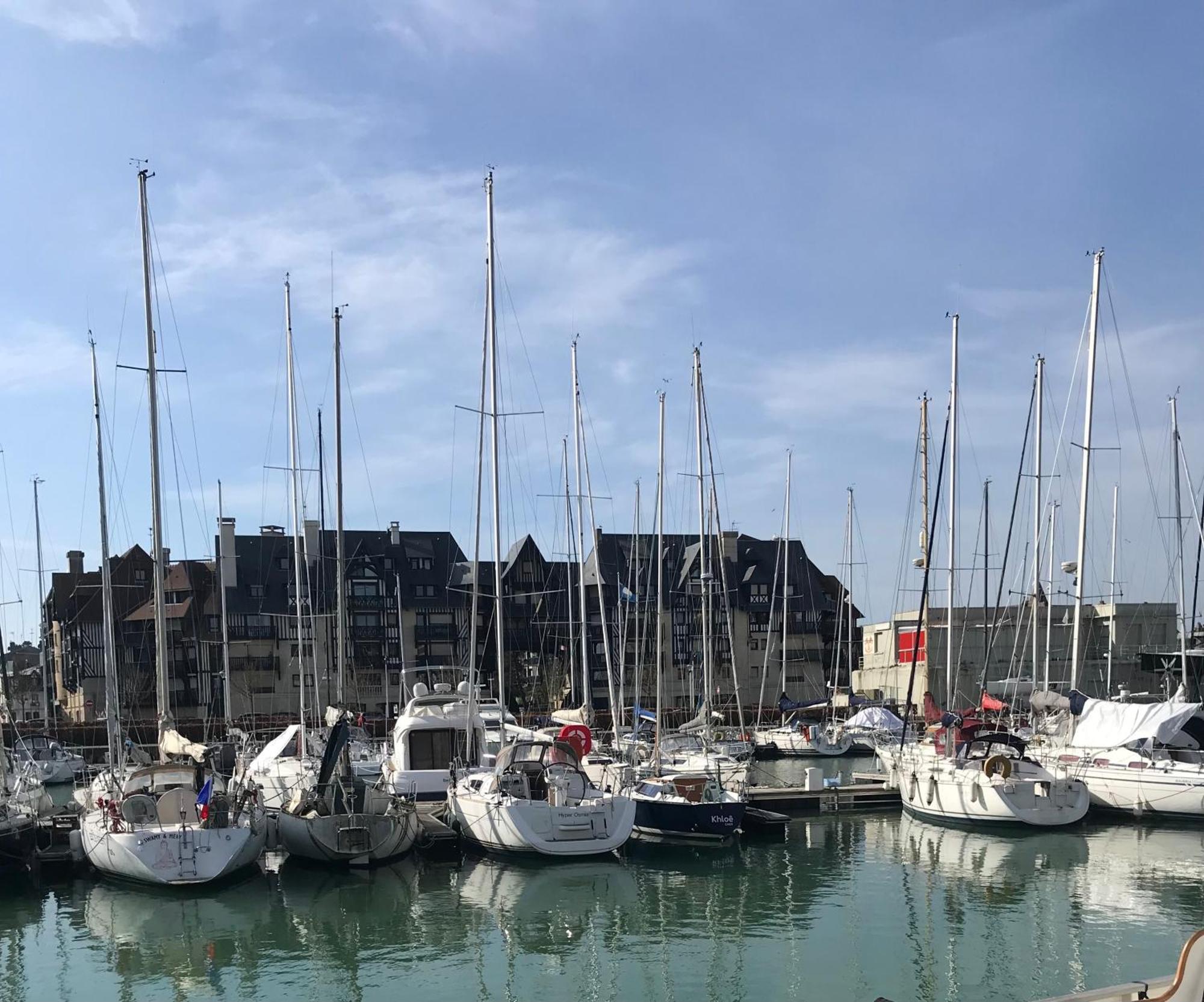 Le Pullman Apartment Deauville Exterior photo